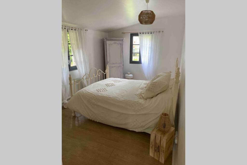 La Petite Maison Au Bord De L'Etang Chirac  Екстериор снимка